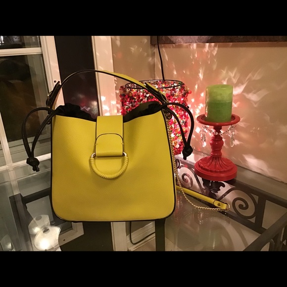 Zara Handbags - Zara This Purse Looks & Smells Amazing!!